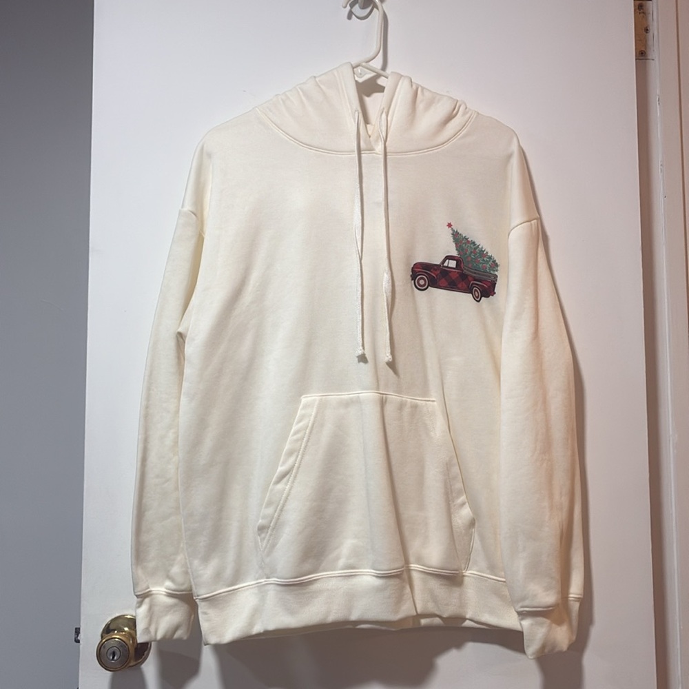 NWT Large- Cream Holiday Women’s Sweatshirt with Farmtruck & Christmas Tree